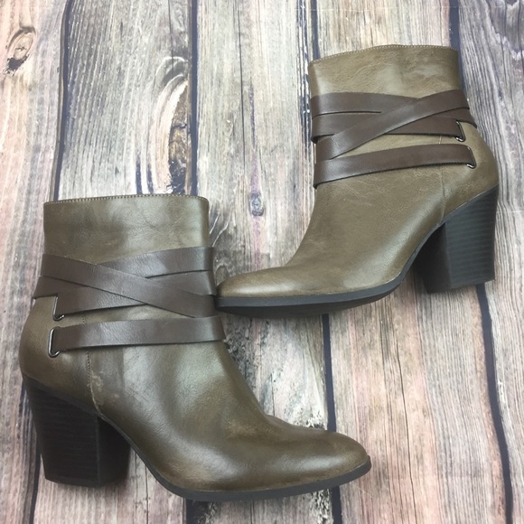 a.n.a Shoes - a.n.a side zipper booties with straps size 8.5
